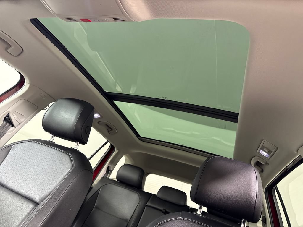 Used 2020 Volkswagen Tiguan SEL FWD image 21