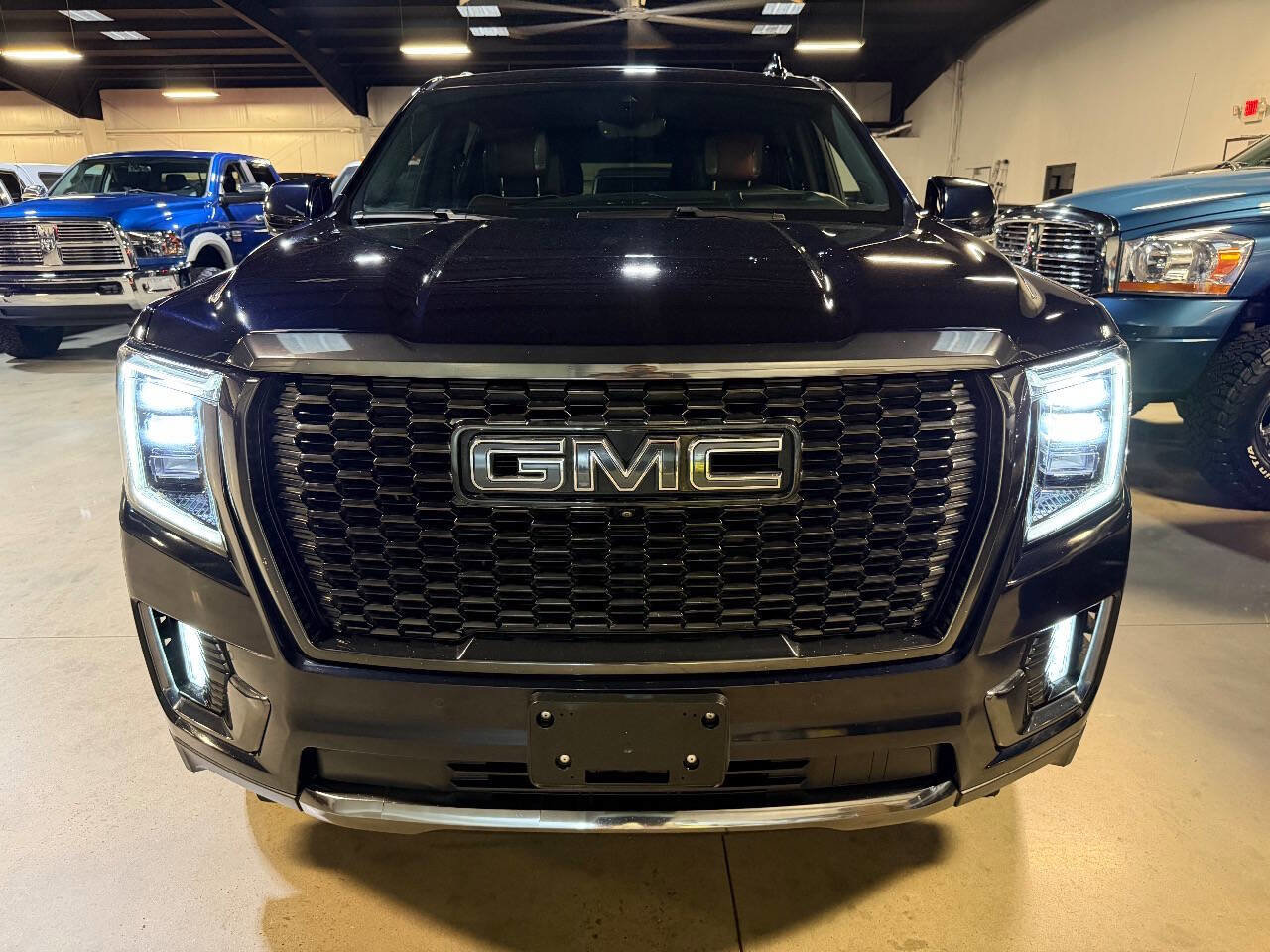 Used 2023 GMC Yukon XL Denali Ultimate image 18