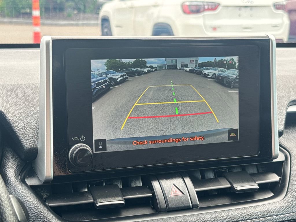 Used 2025 Toyota RAV4 XLE AWD/4WD image 23