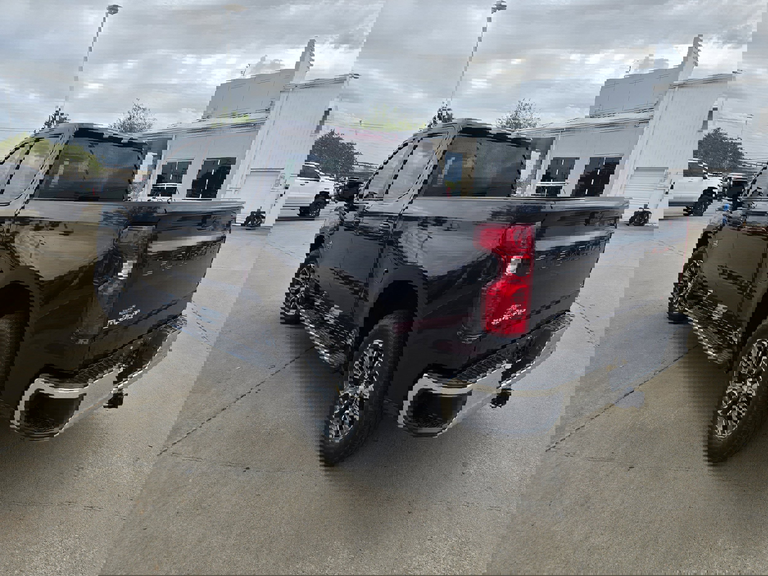 Used 2023 Chevrolet Silverado 1500 LT w/ Protection Package image 5