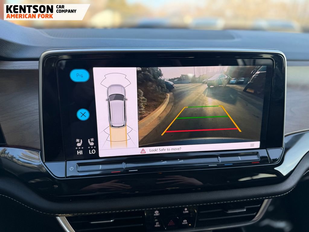 Used 2025 Volkswagen Atlas SE image 28