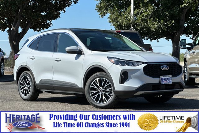 New 2025 Ford Escape SE w/ Class II Trailer Tow Package