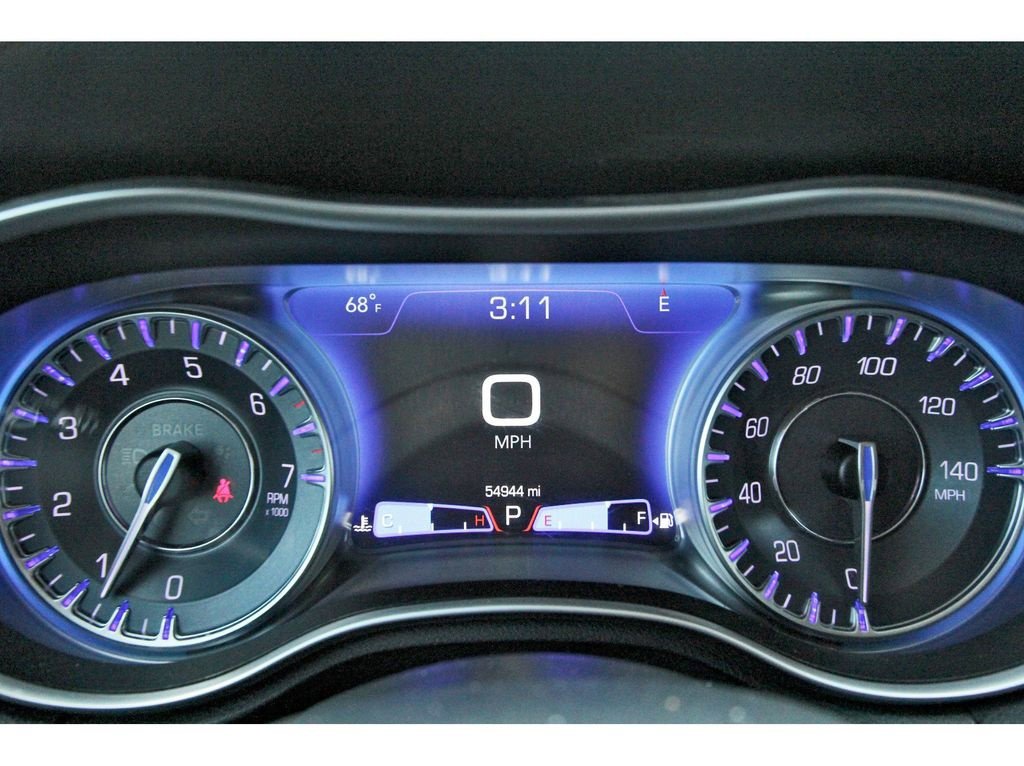 Used 2023 Chrysler 300 Touring w/ Sport Appearance Package image 12