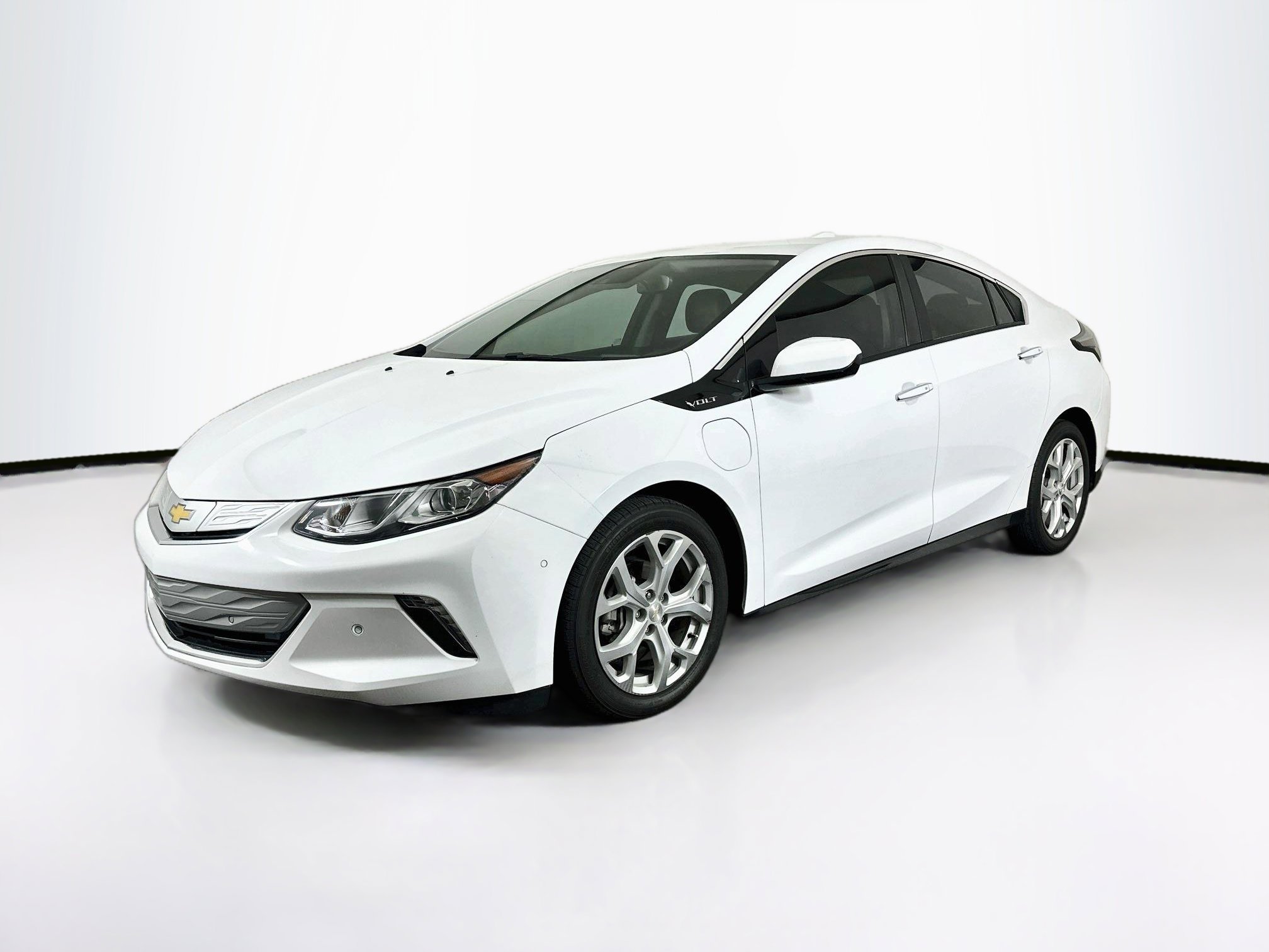 Used 2019 Chevrolet Volt Premier w/ Driver Confidence II Package FWD image 3