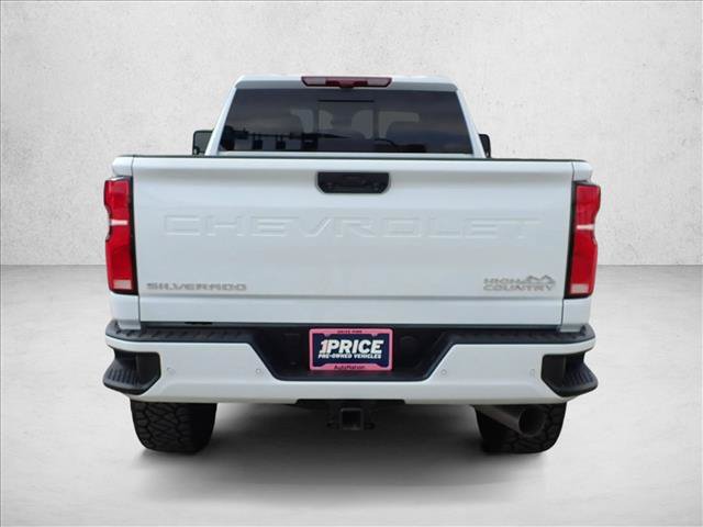 Used 2026 Chevrolet Silverado 2500 High Country w/ High Country Premium Package AWD/4WD image 3