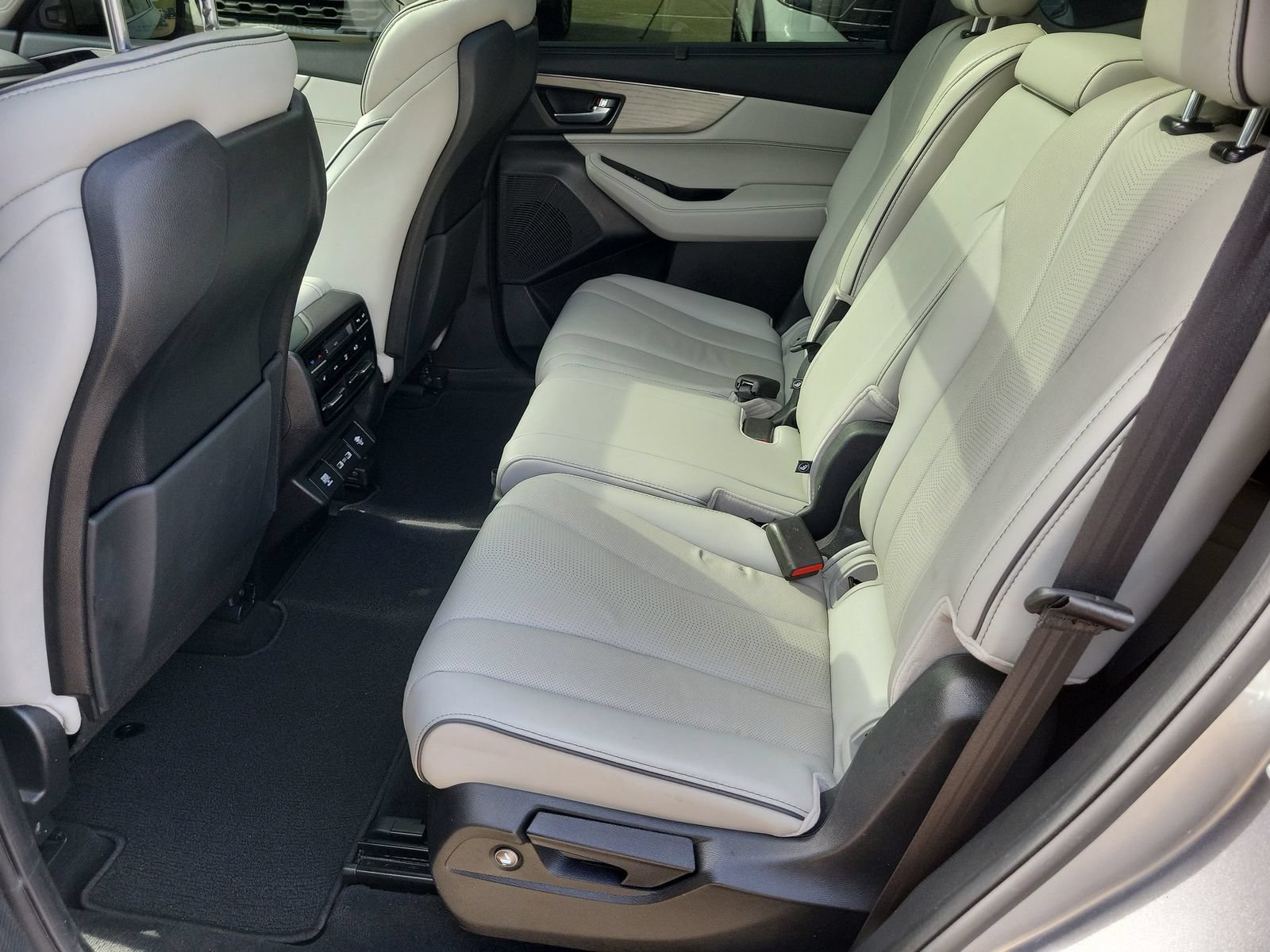Used 2023 Acura MDX SH-AWD w/ Advance Package image 25