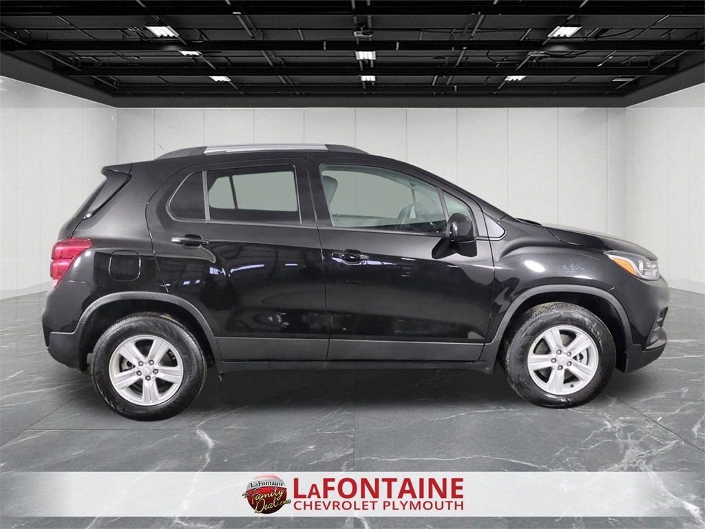 Certified 2022 Chevrolet Trax LT w/ LT Convenience Package image 9
