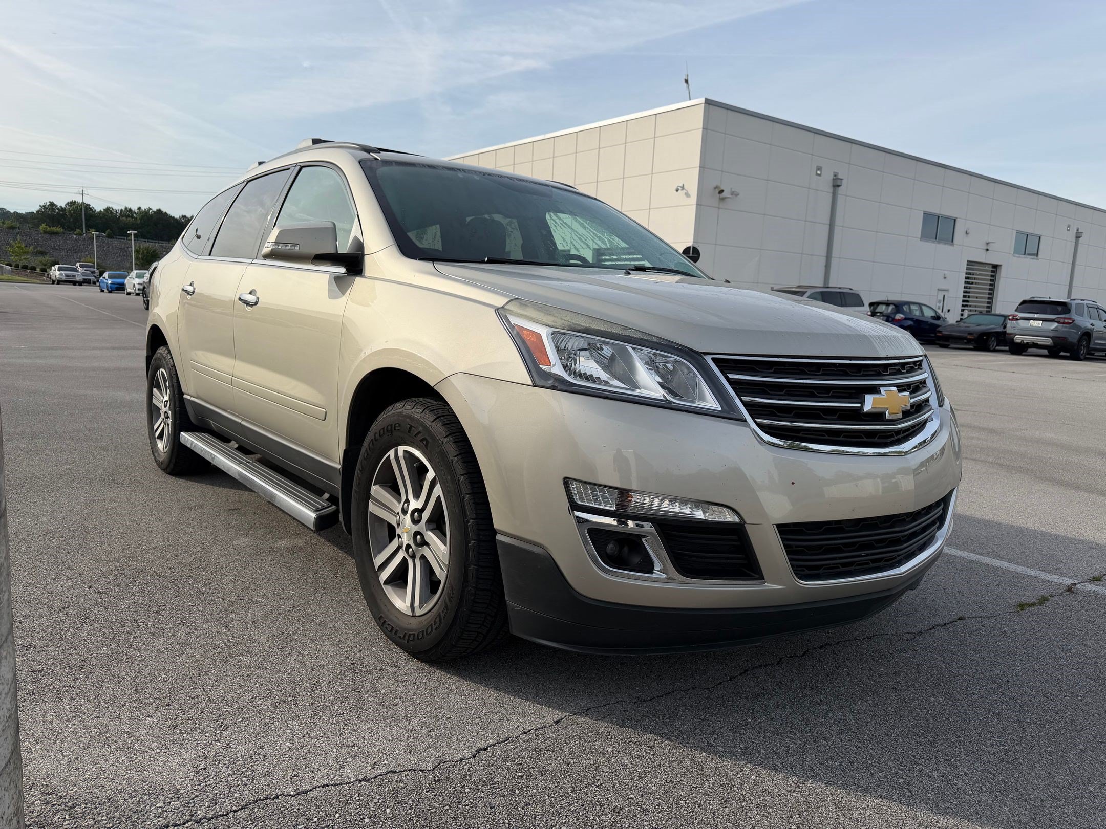 Used 2017 Chevrolet Traverse LT w/ Traveler's Package FWD image 4