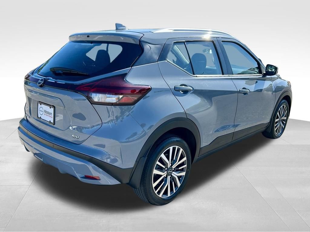 Used 2022 Nissan Kicks SV image 5
