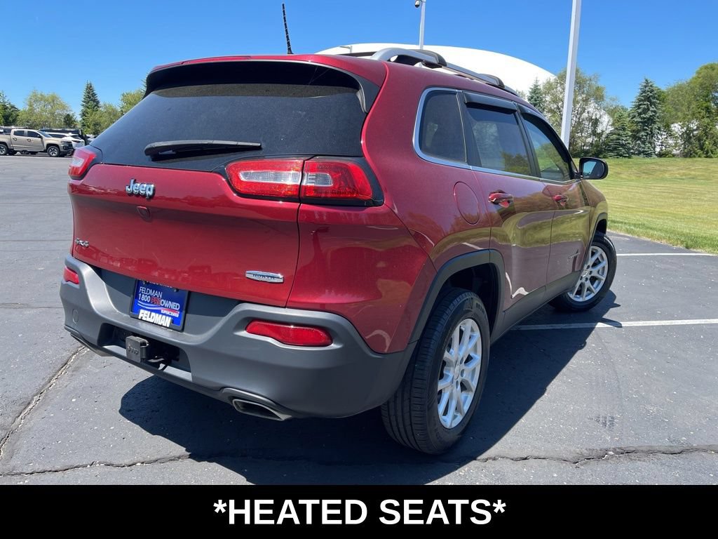 Used 2017 Jeep Cherokee Latitude w/ Cold Weather Group AWD/4WD image 4