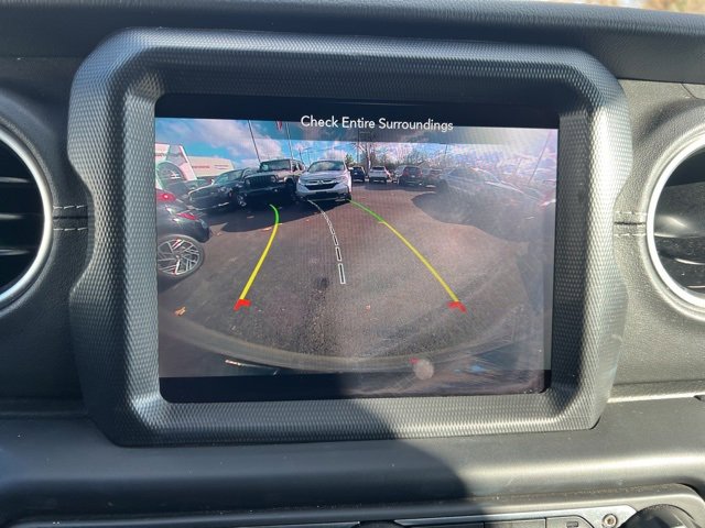 Used 2023 Jeep Wrangler Unlimited Sahara image 34