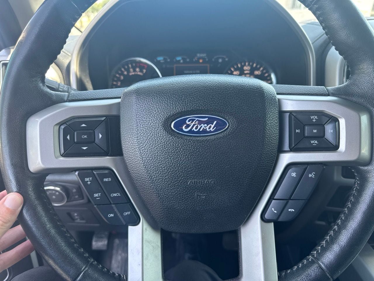 Used 2017 Ford F150 Lariat w/ Equipment Group 502A Luxury AWD/4WD image 10