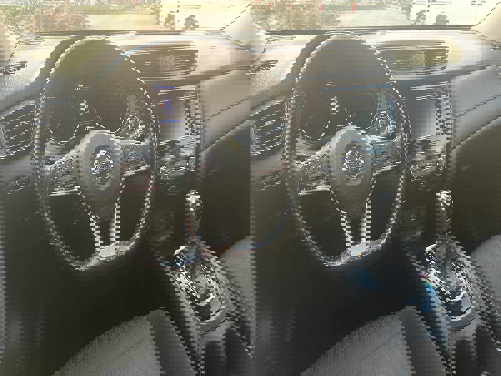 Used 2020 Nissan Rogue SV image 23