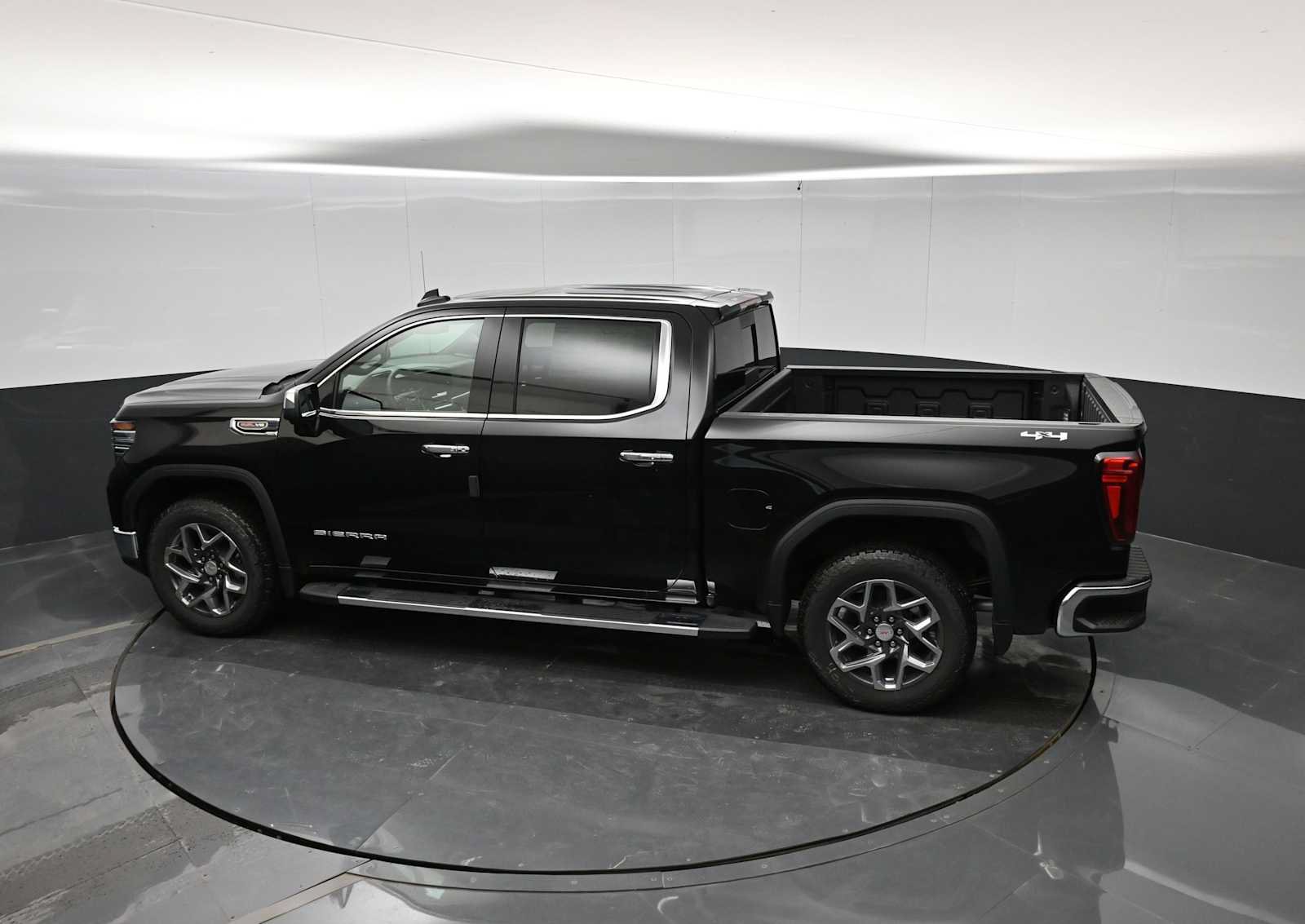 New 2026 GMC Sierra 1500 SLT w/ SLT Premium Plus Package AWD/4WD image 31