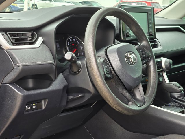 Used 2020 Toyota RAV4 LE AWD/4WD image 9