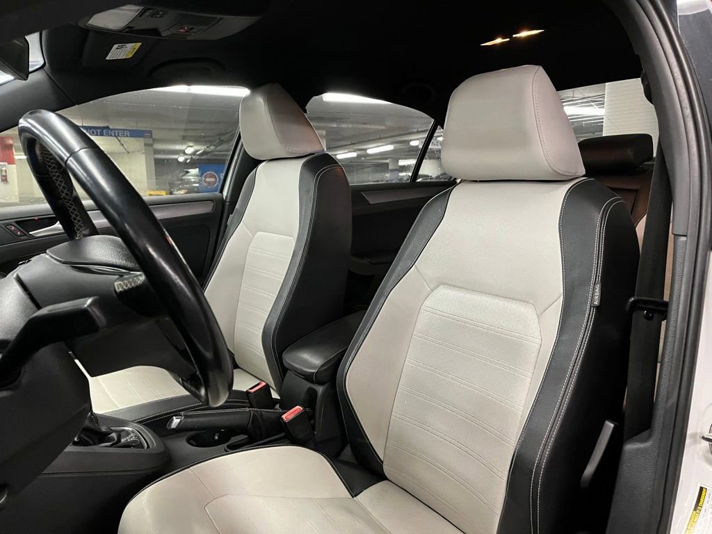 Used 2017 Volkswagen Jetta Sport image 15