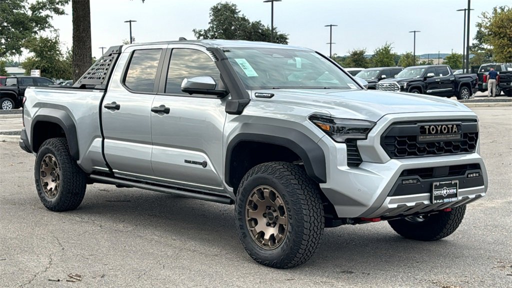 New 2025 Toyota Tacoma Trailhunter image 3