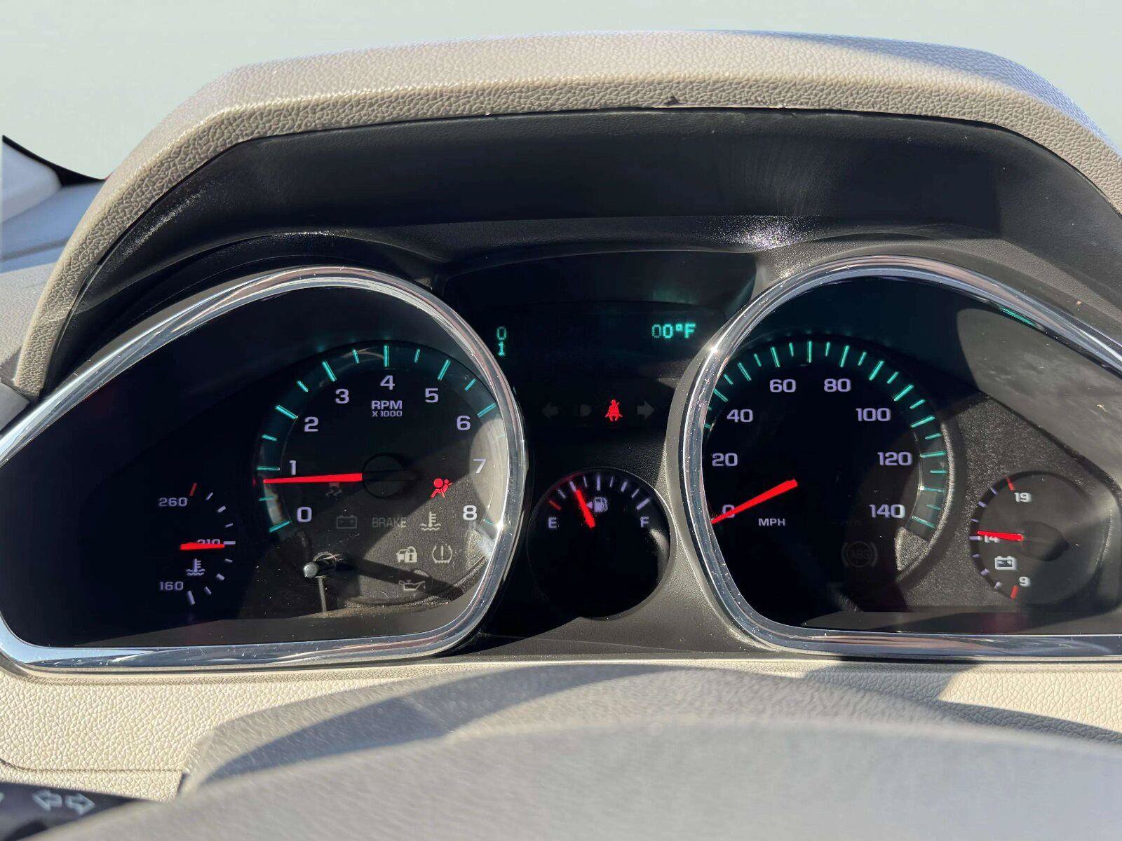 Used 2012 Chevrolet Traverse LS FWD image 22