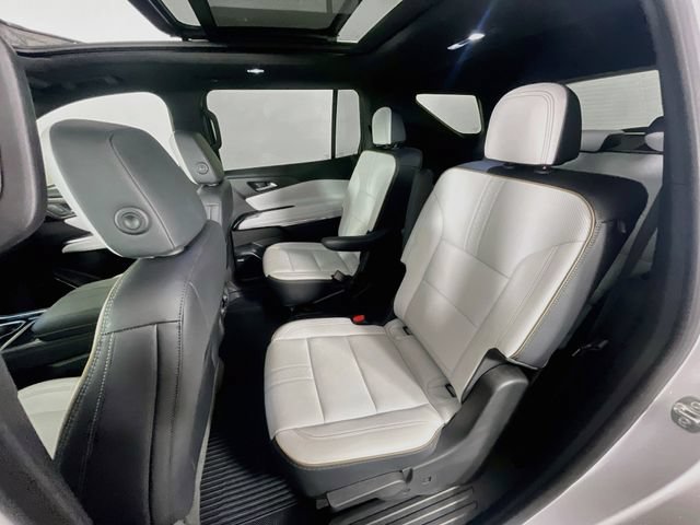 Used 2025 Chevrolet Traverse High Country FWD image 26
