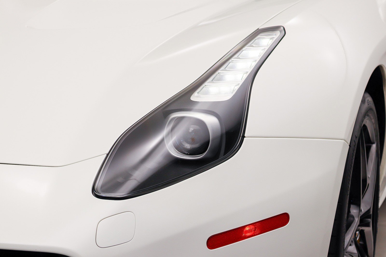 Used 2017 Ferrari California T RWD image 17