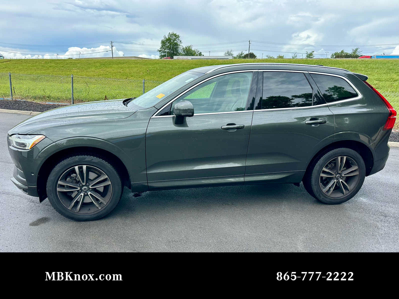 Used 2019 Volvo XC60 T6 Momentum w/ Multimedia Package