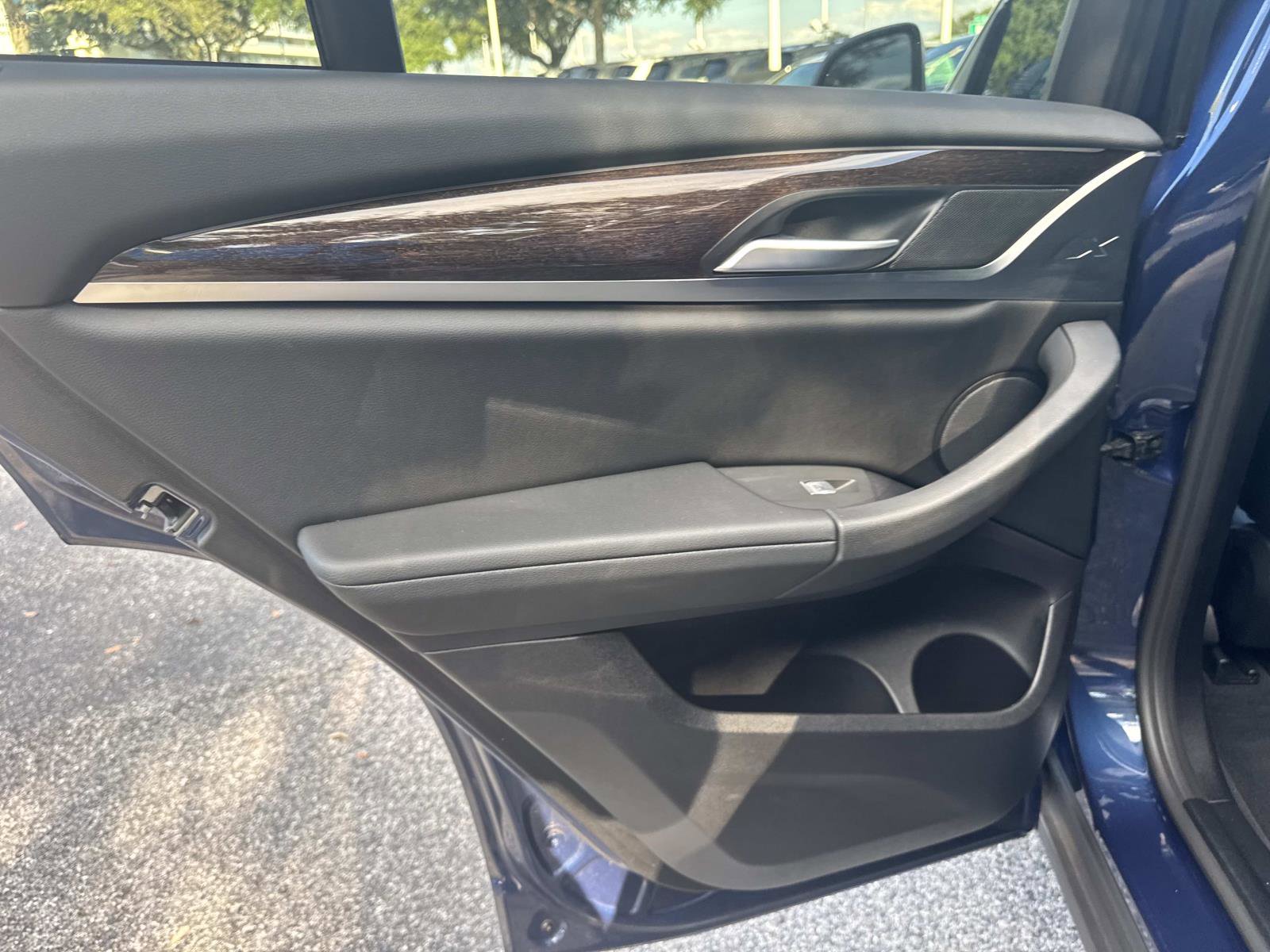 Certified 2025 BMW X4 xDrive30i image 11