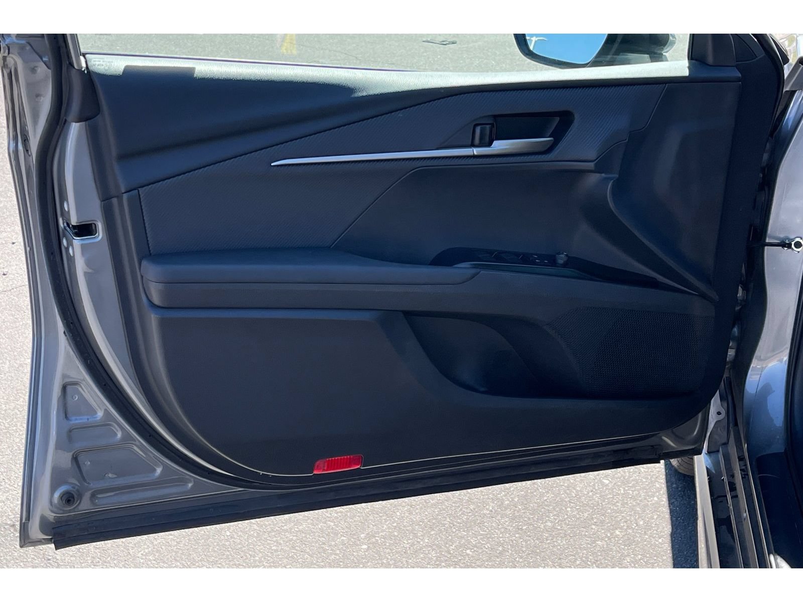 Used 2025 Toyota Camry SE w/ Multimedia Upgrade Package FWD image 12