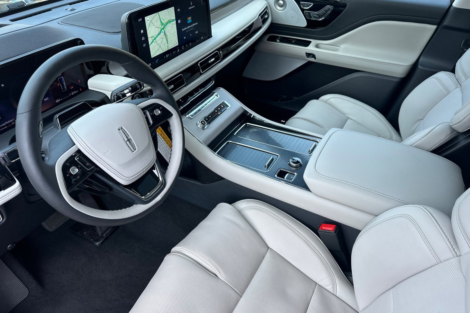 New 2025 Lincoln Aviator Reserve w/ Luxury Package image 9