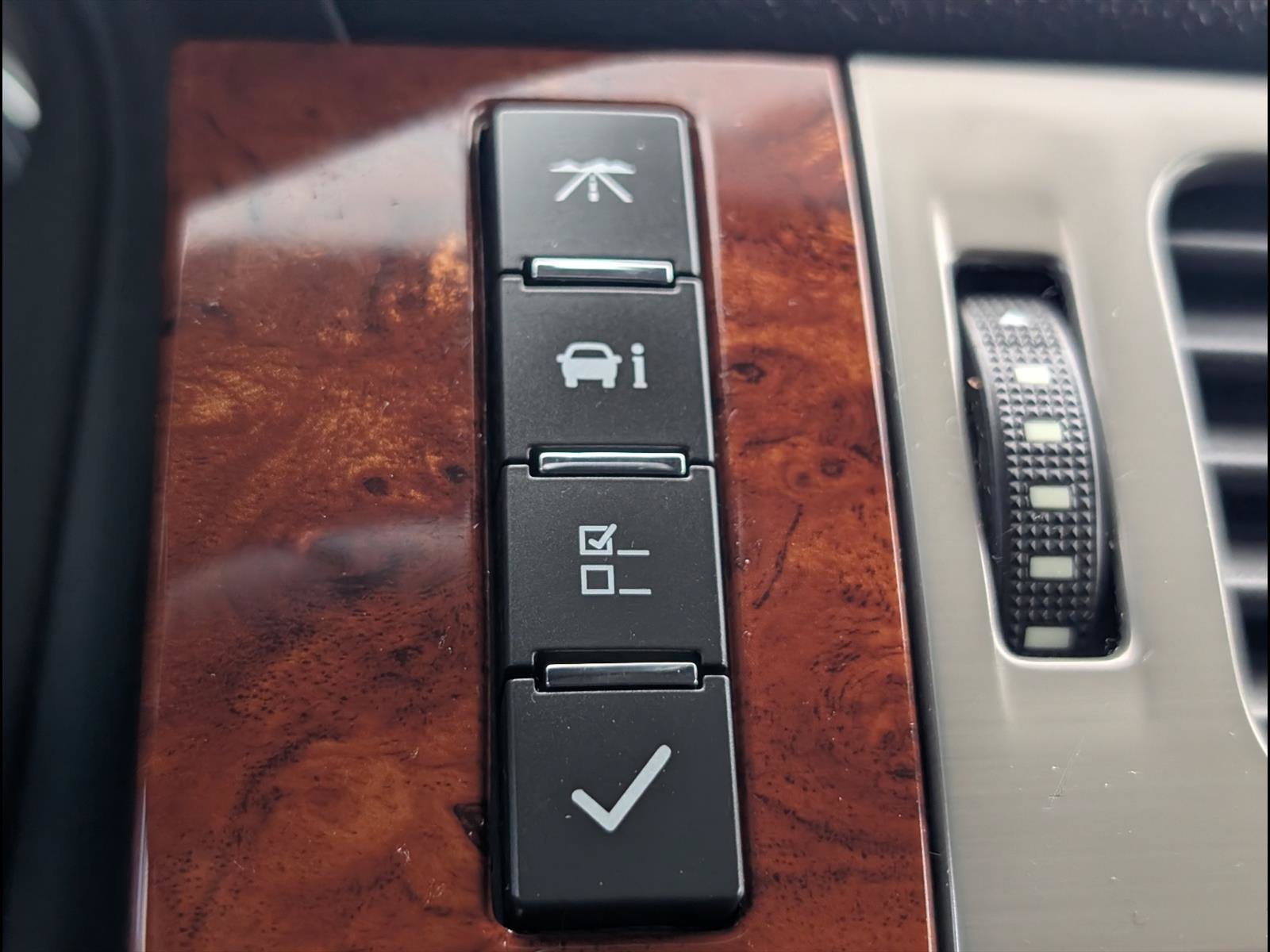 Used 2013 GMC Yukon SLT AWD/4WD image 17