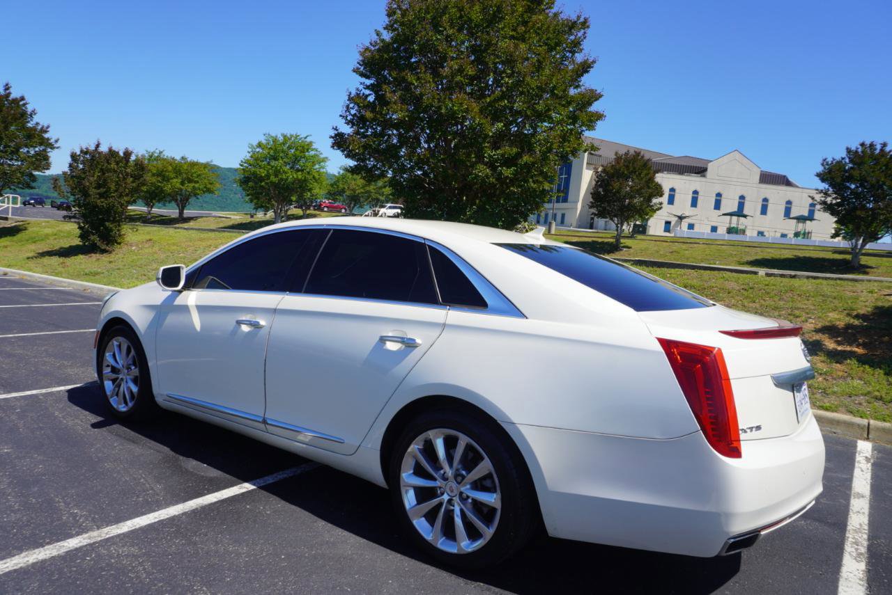 Used 2013 Cadillac XTS Luxury w/ Driver Awareness Package FWD image 5
