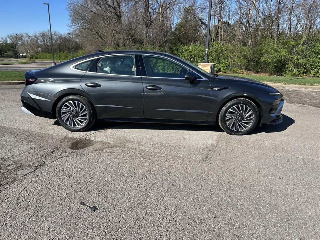 Certified 2025 Hyundai Sonata Limited image 8
