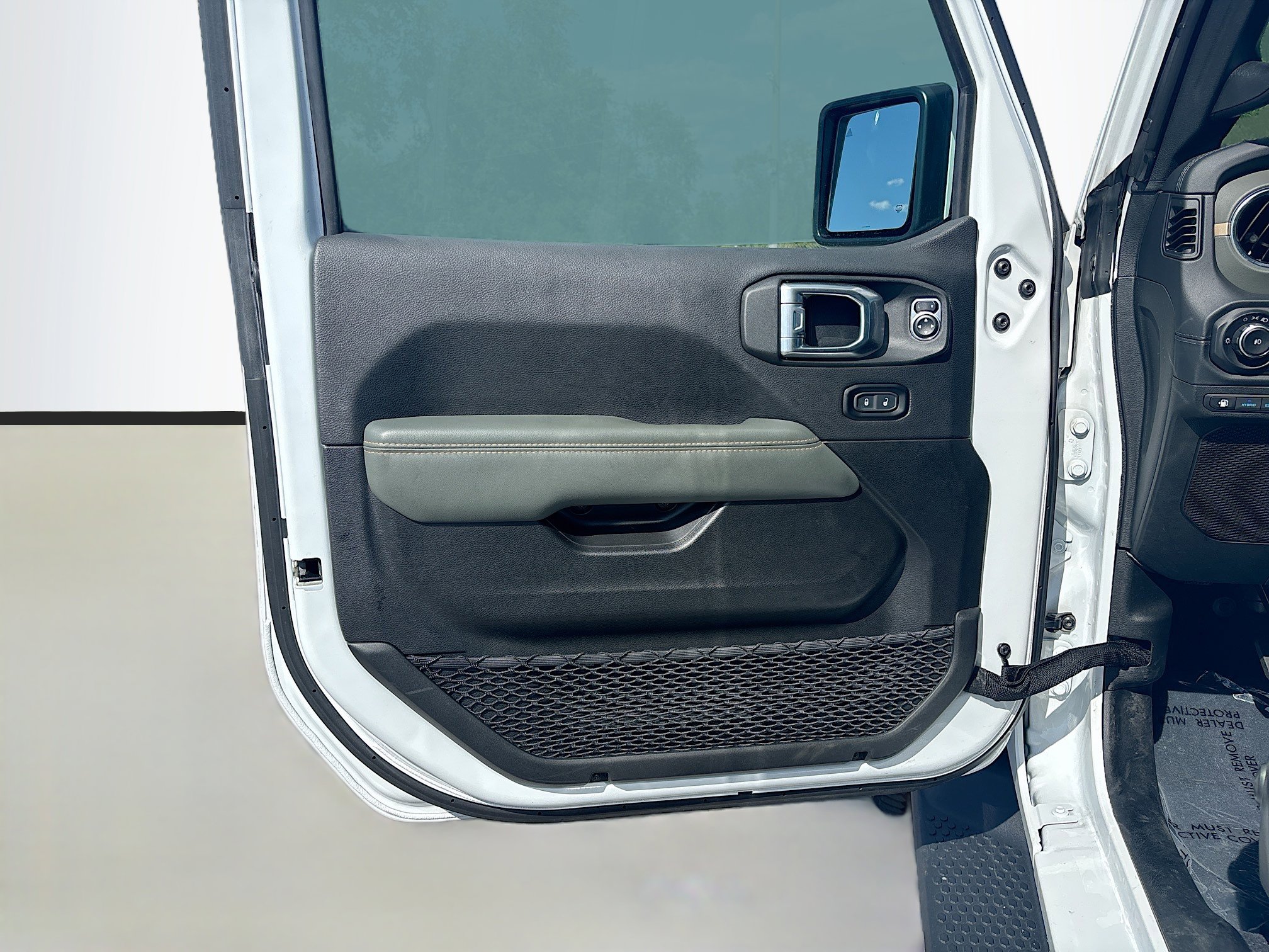 Used 2024 Jeep Wrangler High Altitude AWD/4WD image 21