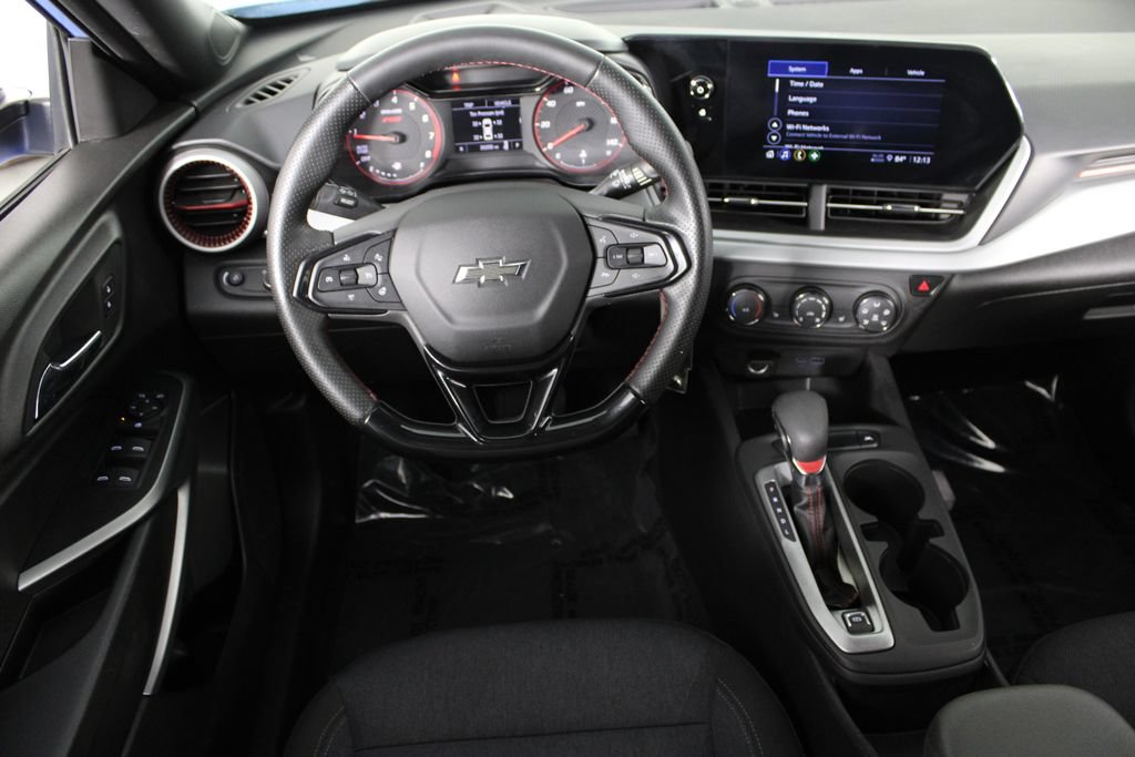 Used 2024 Chevrolet Trax RS w/ Driver Confidence Package FWD image 6