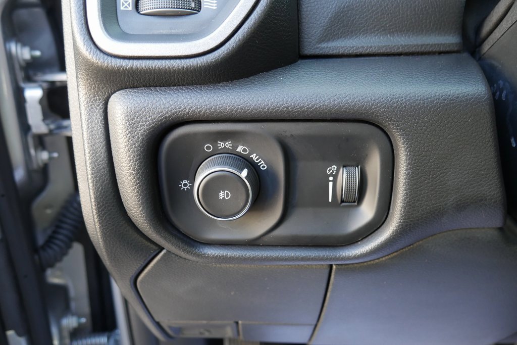 Used 2024 RAM 5500 Tradesman w/ Chrome Appearance Group image 11