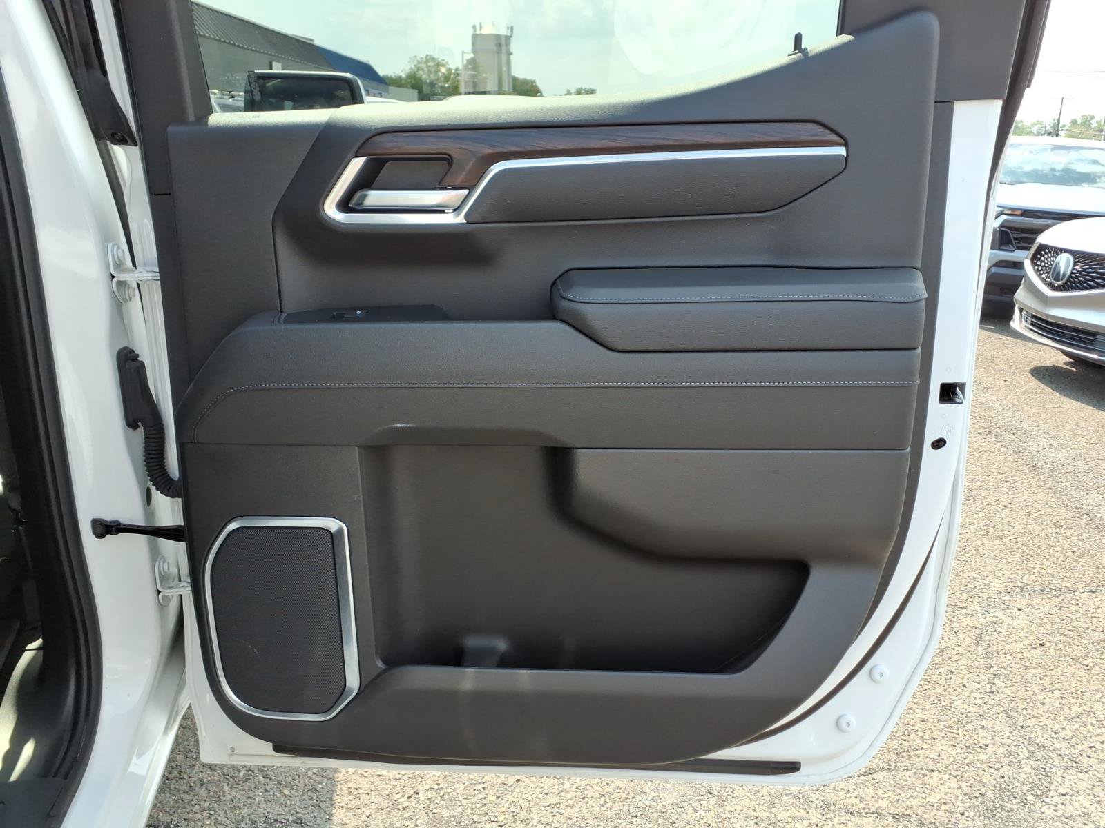 Used 2025 GMC Sierra 1500 SLT AWD/4WD image 27