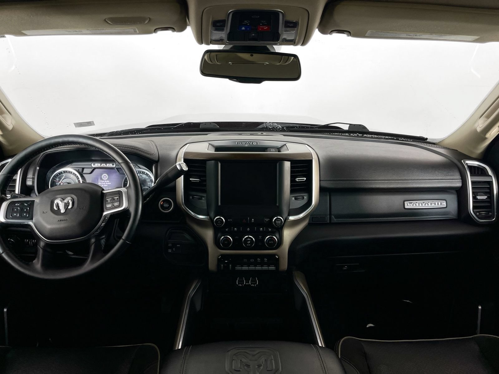 Used 2022 RAM 3500 Laramie AWD/4WD image 11