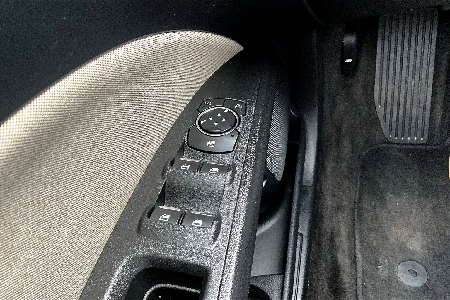 Used 2018 Ford Fusion S image 34