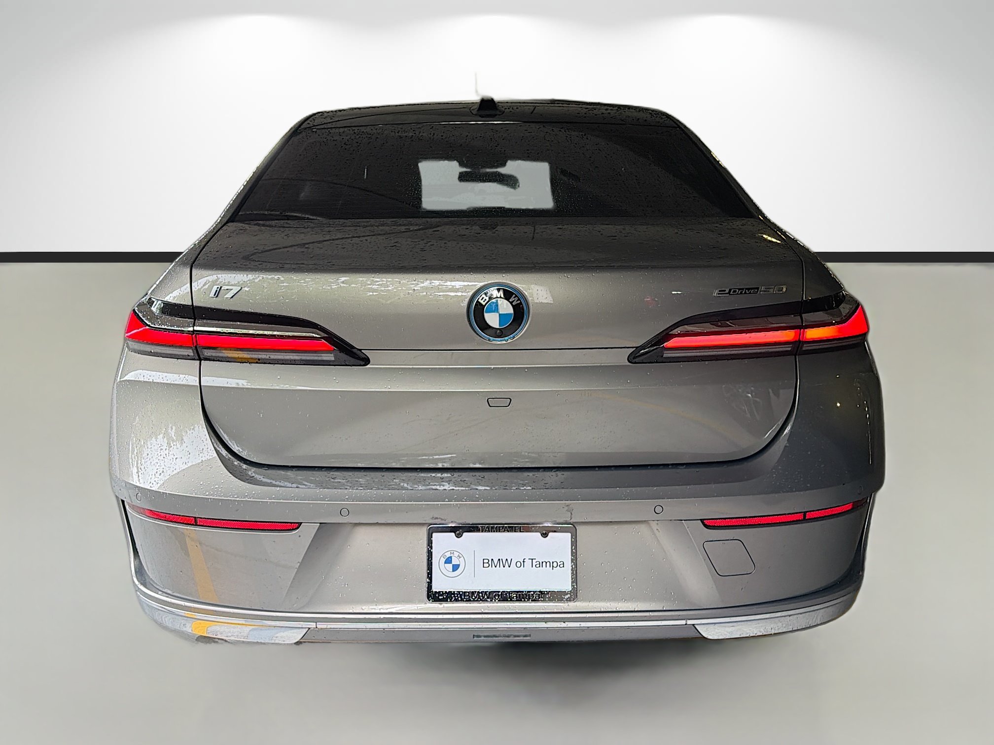 Used 2024 BMW i7 eDrive50 RWD image 4