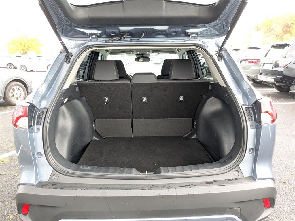 Used 2024 Toyota Corolla Cross LE image 32