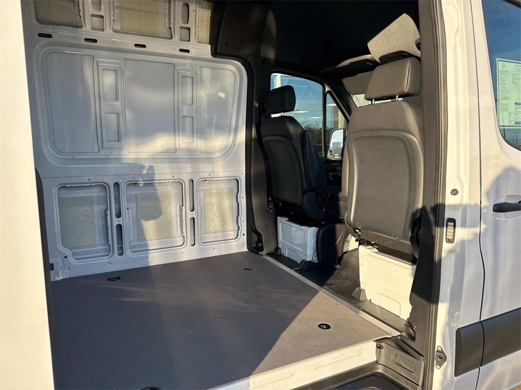 New 2025 Mercedes-Benz Sprinter 2500 image 12