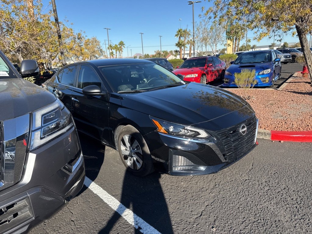 Used 2025 Nissan Altima 2.5 S image 4