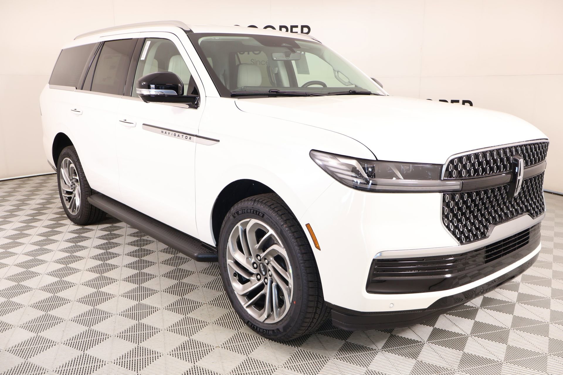 New 2026 Lincoln Navigator Premiere image 1