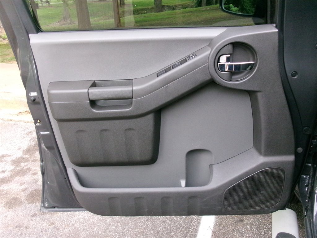 Used 2015 Nissan Xterra S w/ Value Package RWD image 10