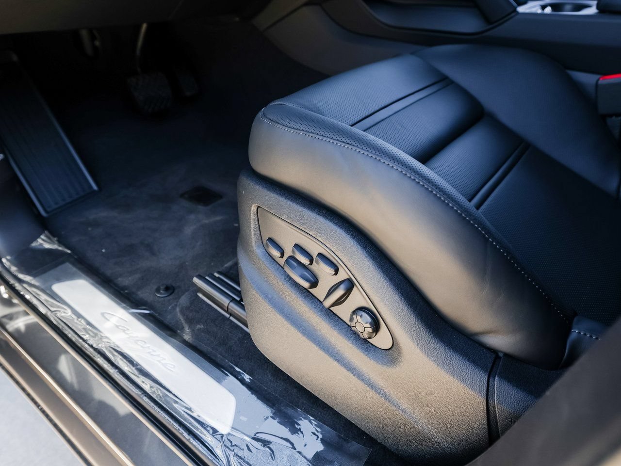 New 2026 Porsche Cayenne E-Hybrid AWD/4WD image 14