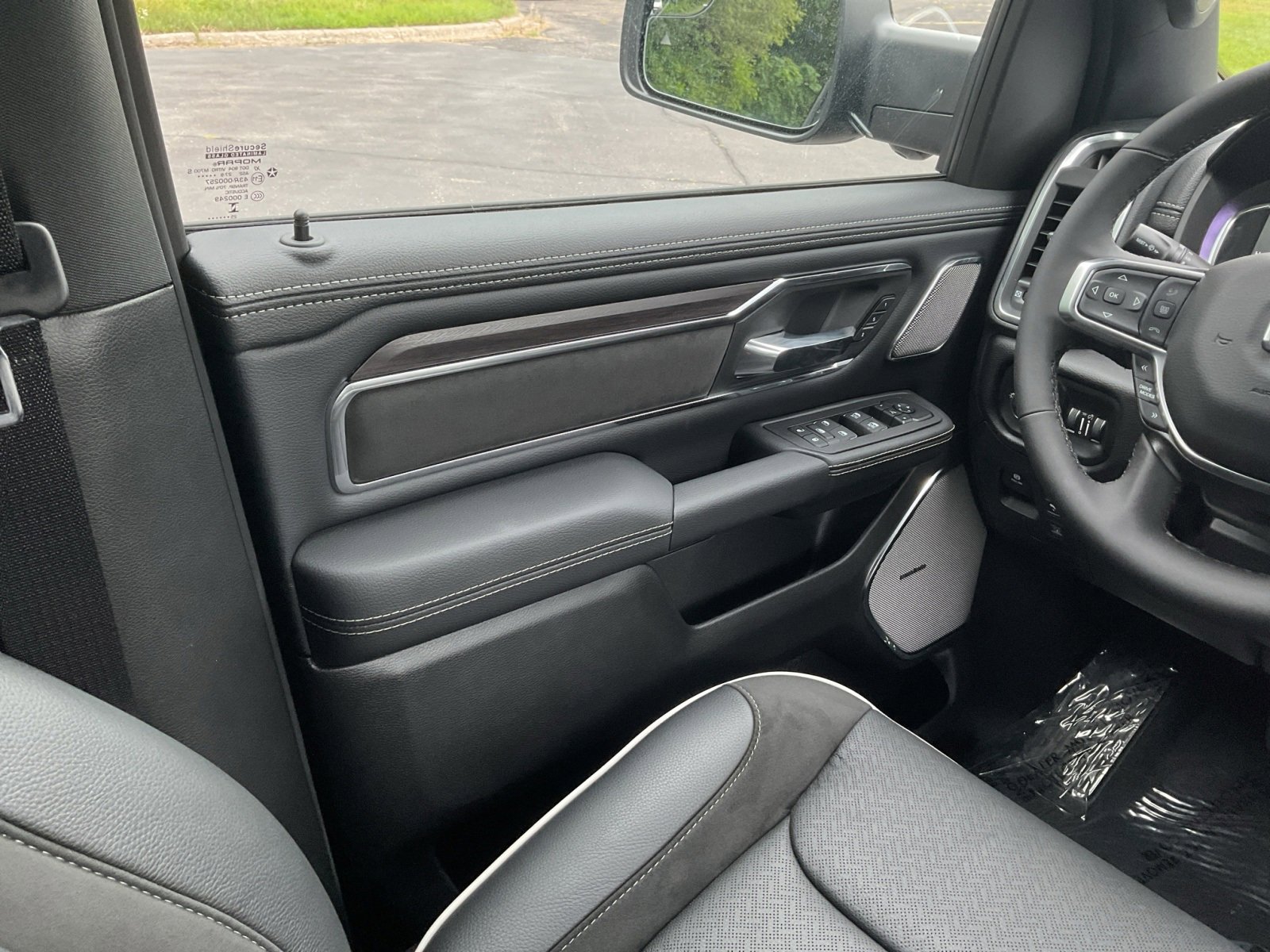 New 2026 RAM 1500 Laramie w/ Night Edition image 16