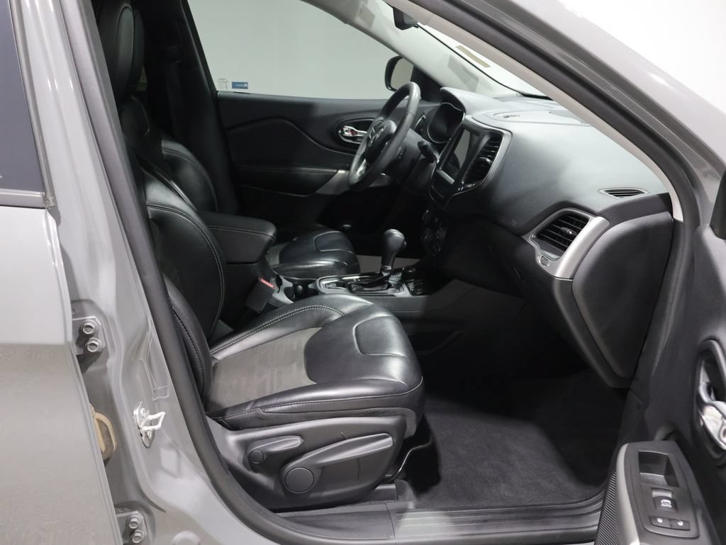 Certified 2022 Jeep Cherokee Latitude AWD/4WD image 24