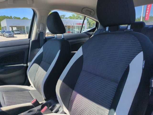 Used 2021 Nissan Versa SV FWD image 14