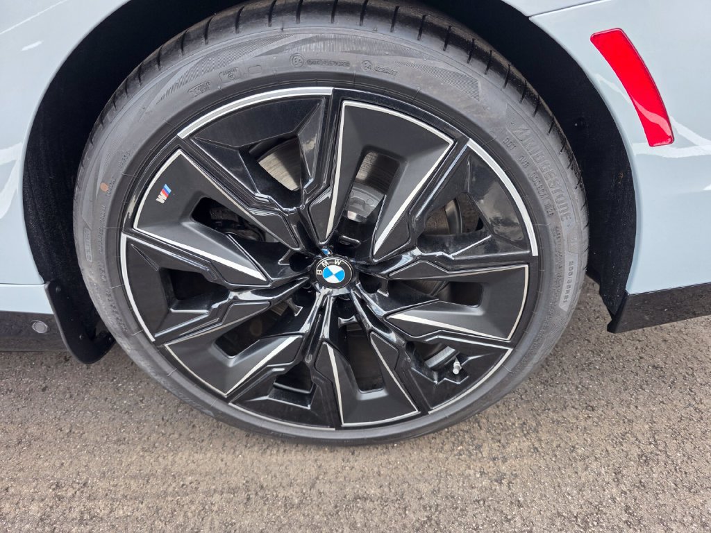New 2026 BMW 750e xDrive w/ Executive Package AWD/4WD image 6