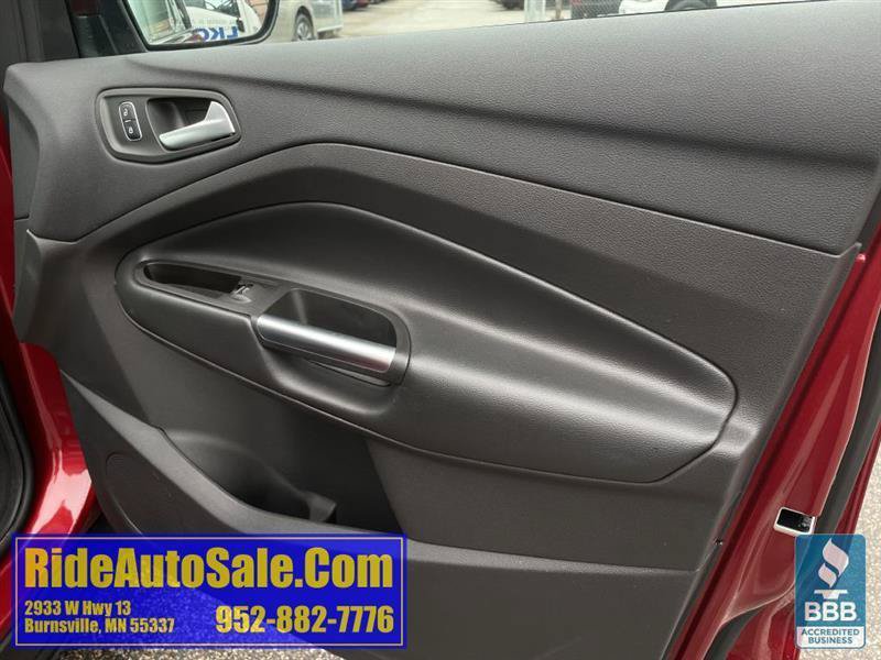 Used 2017 Ford Escape SE w/ Equipment Group 201A AWD/4WD image 13