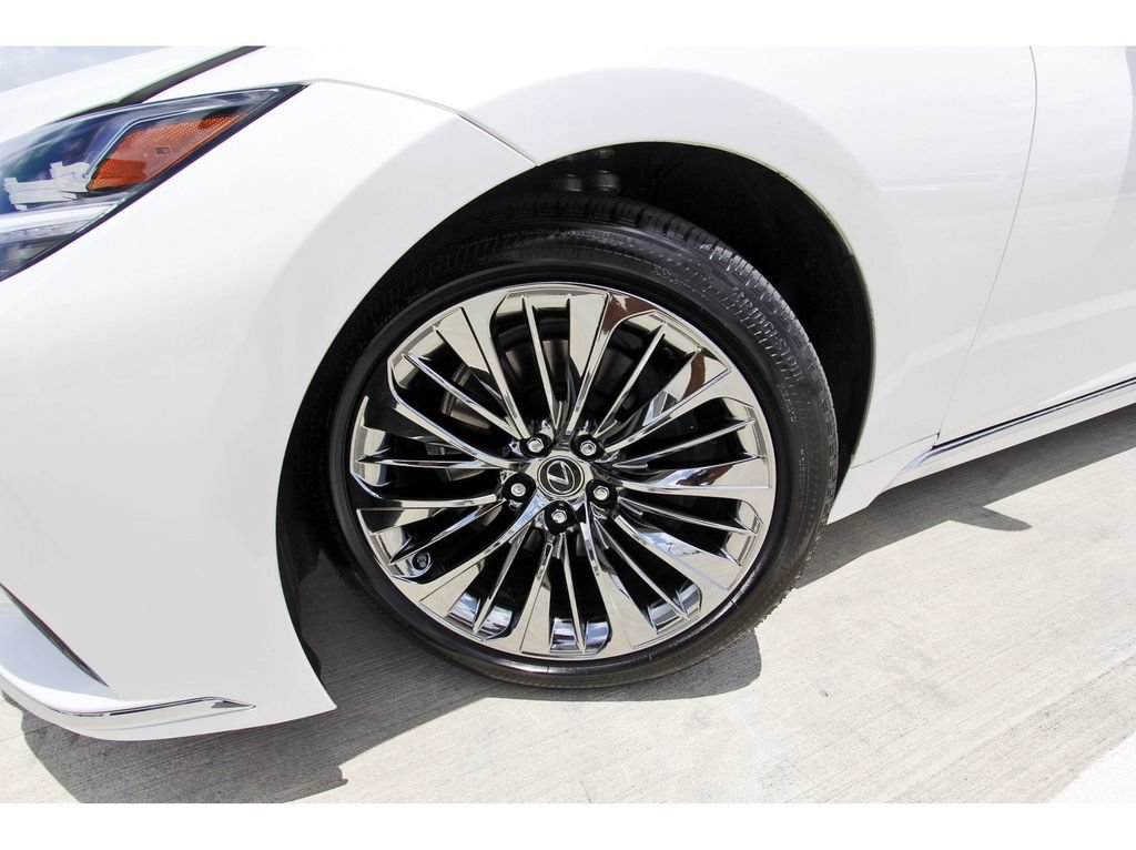 Used 2022 Lexus LS 500 RWD image 31